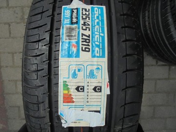 235/45ZR19 Accelera Phi-R 235/45/19