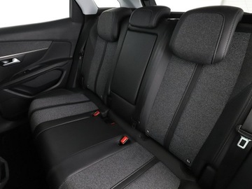 Peugeot 3008 II Crossover 1.5 BlueHDI 130KM 2018 Peugeot 3008 Automat Virtual Navi Kamera cofania, zdjęcie 16