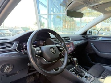 Skoda Superb III Kombi Facelifting 2.0 TDI SCR 200KM 2022 Skoda Superb 2.0TDI 200KM STYLE DSGPodrzewane FoteleNiski PrzebiegKameraFV, zdjęcie 9