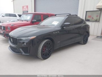 Maserati Levante 2019 Maserati Levante S Gransport, 2019r., 4x4, 3.0L 3.0 Benzyna 424KM, zdjęcie 1