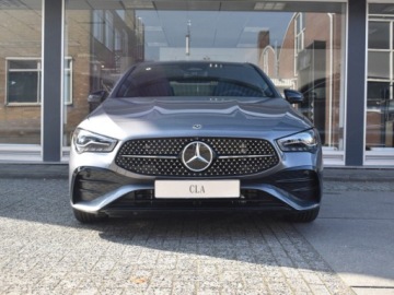 Mercedes CLA C118/X118 Coupe Facelifting 1.3 200 163KM 2025 MERCEDES-BENZ CLA 200 AMG Line Sedan 1.3 (163KM) 2025, zdjęcie 1