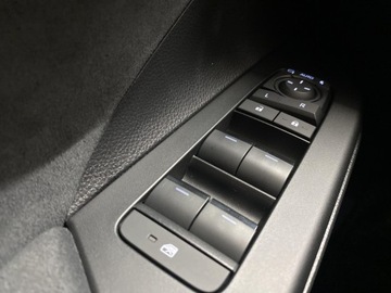 Toyota C-HR II SUV Plug-In 2.0 Hybrid Dynamic Force Plug-in  223KM 2024 Toyota C-HR 2.0 PHEV Executive Toyota C-HR 2.0 Exe, zdjęcie 20