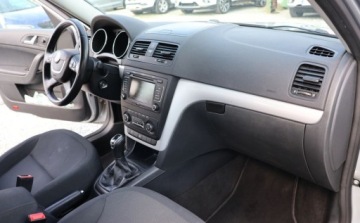 Skoda Yeti Minivan 1.8 TSI 4x4 160KM 2012 Skoda Yeti 4x4, Nawigacja, Grzane fotele, czujniki Parkowania. 1.8 Benzyna, zdjęcie 10