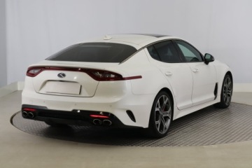 Kia Stinger Liftback 3.3 T-GDi 370KM 2018 Kia Stinger 3.3 T-GDI, Serwis ASO, 4X4, Automat, zdjęcie 4