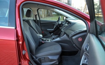 Ford Focus III Kombi 1.6 EcoBoost 150KM 2011 Ford Focus 1,6T (150KM) 178 tys. km 1.6 Benzyna 150KM, zdjęcie 10