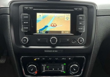 Skoda Superb II Outdoor 2.0 TDI CR DPF  140KM 2014 Skoda Superb nawigacja, skory, drugi komplet kol 2.0 Diesel 140KM, zdjęcie 19