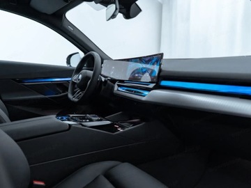 BMW Seria 5 G90-91 2025 BMW Seria 5 520i Sport Sedan 2.0 (208KM) 2025, zdjęcie 15