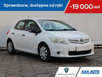 Toyota Auris I Hatchback 1.4 D-4D 90KM 2010 Toyota Auris 1.4 D-4D, Salon Polska, Serwis ASO