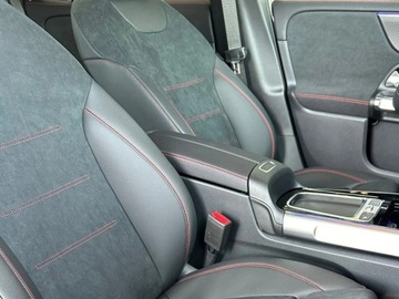 Mercedes GLB SUV 1.3 200 163KM 2025 MERCEDES-BENZ GLB 200 AMG Line Suv 1.3 (163KM) 2025, zdjęcie 4