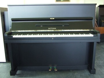 Pianino Bluthner po renowacji - czarne