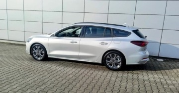 Ford Focus IV Hatchback Facelifting 1.0 EcoBoost 125KM 2025 Ford Focus MATRIX LED NAVI manual kombi opony wielosezonowe fotel AGR, zdjęcie 3