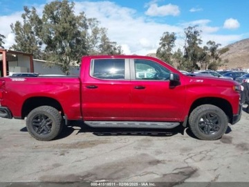 Chevrolet Silverado II 2021 Chevrolet Silverado Lt Trail Boss 2021 5.3l 5.3 Benzyna 355KM, zdjęcie 1