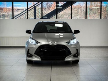 Toyota Yaris IV Hatchback Facelifting 1.5 Hybrid Dynamic Force 130KM 2025 Od ręki - Executive 1.5 Hybrid 130KM | Podgrzewane fotele!, zdjęcie 1