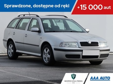 Skoda Octavia I Kombi 1.6 MPI 102KM 2003 Skoda Octavia 1.6, Klima, Parktronic