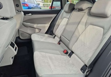 Volkswagen Golf VIII Variant 2.0 TDI 115KM 2021 Volkswagen Golf SalonPL 2.0TDI 115KM Style LED Plus Alu17 Masaz Pakiety AC, zdjęcie 13