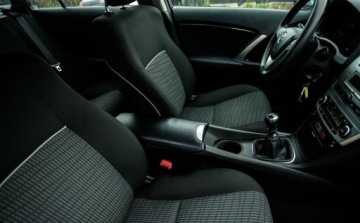 Toyota Avensis III Wagon Facelifting 1.8 Valvematic 147KM 2014 Toyota Avensis 1.8 benzyna 147KM LIFT po serwisie bezwypadkowy 1.8 Benzyna, zdjęcie 33