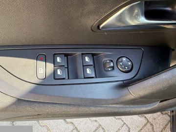 Peugeot 2008 II SUV 1.2 PureTech 100KM 2022 Peugeot 2008 PureTech Active 1.2 101KM 2022r, zdjęcie 15