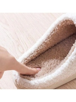 Wewnętrzne ciepłe kapcie zimowe puszyste sandały dla par