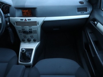 Opel Astra H GTC 1.9 CDTI ECOTEC 120KM 2008 Opel Astra 1.9 CDTI, Salon Polska, Klima, zdjęcie 7