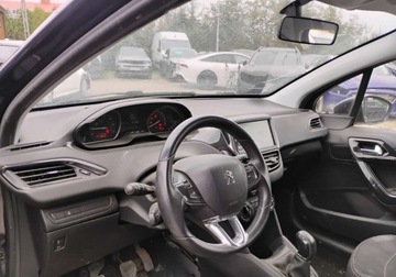 Peugeot 208 I 2017 Peugeot 208 2017r, 1.2 Benzyna. Lekko uszkodzony przod. Jezdzi. 1.2 80KM, zdjęcie 5