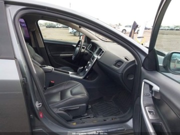 Volvo S60 II 2017 Volvo S60 2017 r., 2,0L T5 DYNAMIC 2.0 Benzyna 240KM, zdjęcie 5