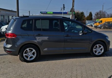 Volkswagen Touran III 1.6 TDI 115KM 2017 Volkswagen Touran swiezo sprowadzone, zarejestrowane, 7osob 1.6 Diesel, zdjęcie 8