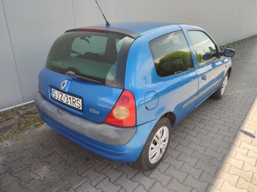 Renault Clio II Hatchback 1.2 i 16V 75KM 2001 Renault Clio Renault Clio II Zadbany, zdjęcie 4