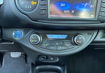 Toyota Yaris III Hatchback 5d Facelifting Hybrid 100KM 2017 Toyota Yaris 1,5 Benzyna Hybryda Automat GWARANCJA Zamiana Zarejestrowany, zdjęcie 17