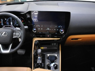 Lexus NX II SUV Facelifting 2.5 450h+ 292KM 2025 450h+ Prestige AWD 2.5 (292KM), zdjęcie 7