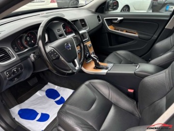Volvo S60 III Sedan 2.0 T5 254KM 2018 Volvo S60 INSCRIPTION Kamera Navi Led Radar HarmanKardon 2.0 Benzyna 254KM, zdjęcie 18