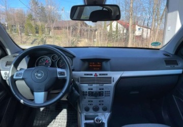 Opel Astra J Hatchback 5d 1.6 Twinport ECOTEC 115KM 2009 Opel Astra Opel Astra 1.6 Benzyna 115KM, zdjęcie 26