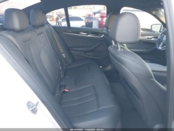 BMW Seria 5 G30-G31 2019 BMW Seria 5 BMW 530E IPERFORMANCE 2.0 Hybryda Plug-in 180KM, zdjęcie 9