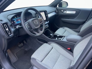Volvo XC40 Crossover Facelifting 2.0 B3 163KM 2025 Volvo XC 40 VOLVO XC40 B3 Plus Dark Benzyna (163+1, zdjęcie 9