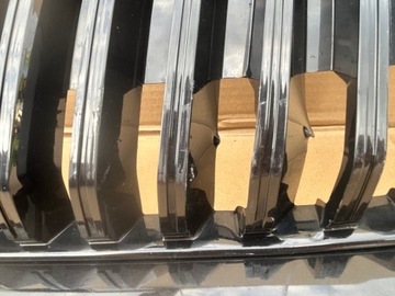 SKODA SUPERB III GRILL ATRAPA PRZÓD PRZEDNI