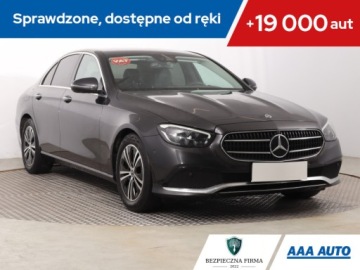 Mercedes Klasa E W213 Limuzyna Facelifting 2.0 E220d 194KM 2022 Mercedes E E 220 d, Salon Polska, 1. Właściciel