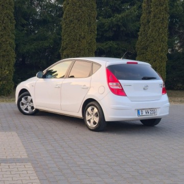 Hyundai i30 I Hatchback 1.4 109KM 2009 Hyundai i30 I 1.4 Benzyna 109KM Manual, zdjęcie 16