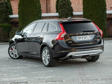 Volvo V60 I Kombi 2.0 D3 163KM 2012 Volvo V60 R-Design 2.0d D4 163KM 5cylinów Manual, zdjęcie 13