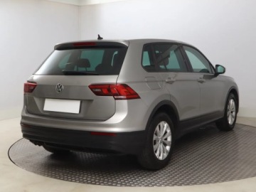 Volkswagen Tiguan II SUV 2.0 TDI 150KM 2017 VW Tiguan 2.0 TDI, DSG, Navi, Klima, Tempomat, zdjęcie 4