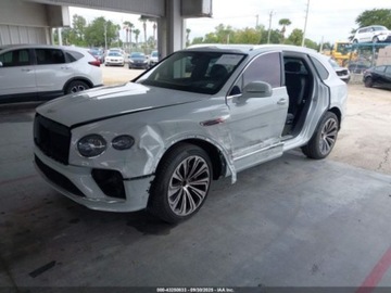 Bentley Bentayga 2022 Bentley Bentayga V8 2022 4.0l 4.0 Benzyna 542KM, zdjęcie 1