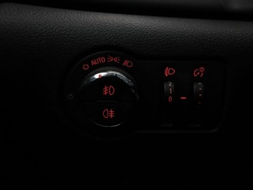 Opel Astra J Sports Tourer Facelifting 1.4 Turbo ECOTEC 140KM 2015 Opel Astra 1.4T Style Klimatyzacja Tempomat Navi, zdjęcie 29