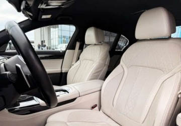 BMW Seria 7 G11-G12 Sedan Facelifting 4.4 750i 530KM 2021 BMW Seria 7 I wlasciciel M Sport Salon PL Laser Bezwypadkowy FVAT23, zdjęcie 28