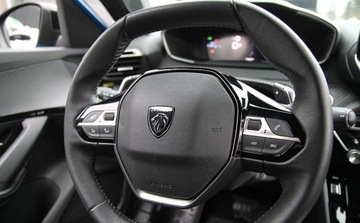 Peugeot 2008 II SUV Facelifting 1.2 PureTech 130KM 2024 Peugeot 2008 PureTech 130 Allure SS EAT8 2024 Polift SalonPLGwarancja od, zdjęcie 25