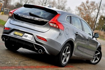 Volvo V40 II Hatchback 2.0 D2 DRIVE-E 120KM 2015 Volvo V40 R-Design Xenon Ledy Digital Alcantara, zdjęcie 1