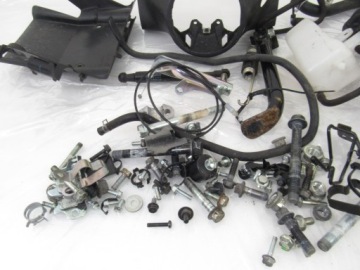 Болты + крышки + шайбы и т.д. Yamaha X-Max 300, 20r ABS