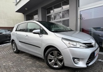 Toyota Verso Minivan Facelifting 1.6 D-4D 112KM 2015 Toyota Verso Navi, Dach panoramiczny, Kamera, 7 osobowy 1.6 Diesel 112KM