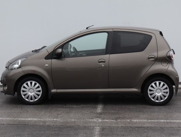 Toyota Aygo I Hatchback 5d Facelifting 1.0 VVT-i 68KM 2013 Toyota Aygo 1.0 VVT-i, Klima, zdjęcie 2