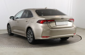 Toyota Corolla XII Sedan 1.5 VVT-i 125KM 2021 Toyota Corolla 1.5 VVT-i, Salon Polska, zdjęcie 3