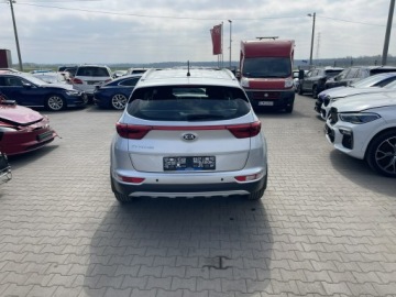 Kia Sportage IV SUV Facelifting 1.6 GDI 132KM 2018 Kia Sportage Klimatyzacja Czujniki park., zdjęcie 2