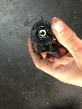 BMW E38 E39 E46 E53 KONEKTOR SPÍNACÍ SKŘÍŇKA