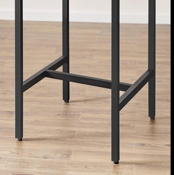 Комплект стола и 2 барных стульев коричневого цвета в деревенском стиле.